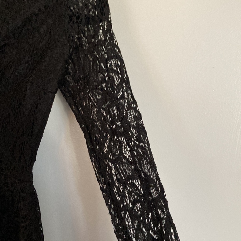 💕CHARLOTTE RUSSE TOP💕 - Picture 5 of 8